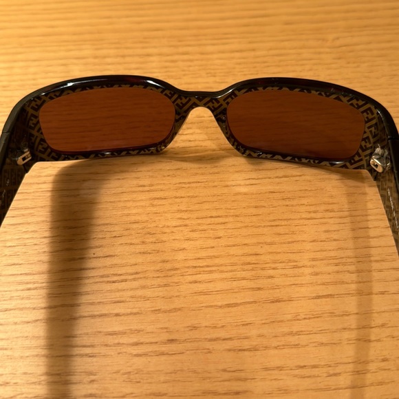 Fendi Sunglasses - Picture 6 of 7